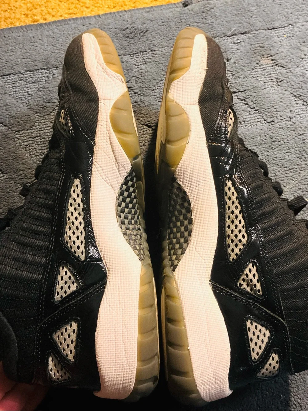 Jordan 11 Men's Black white retro low ie Space Jams. Mint condition